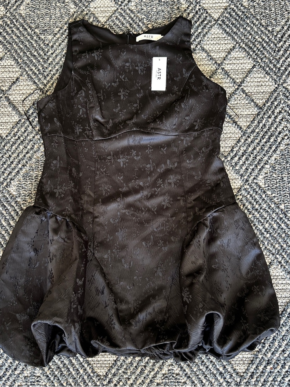 ASTR the label Black Jacquard Bubble-Hem Mini Dress Sz XL